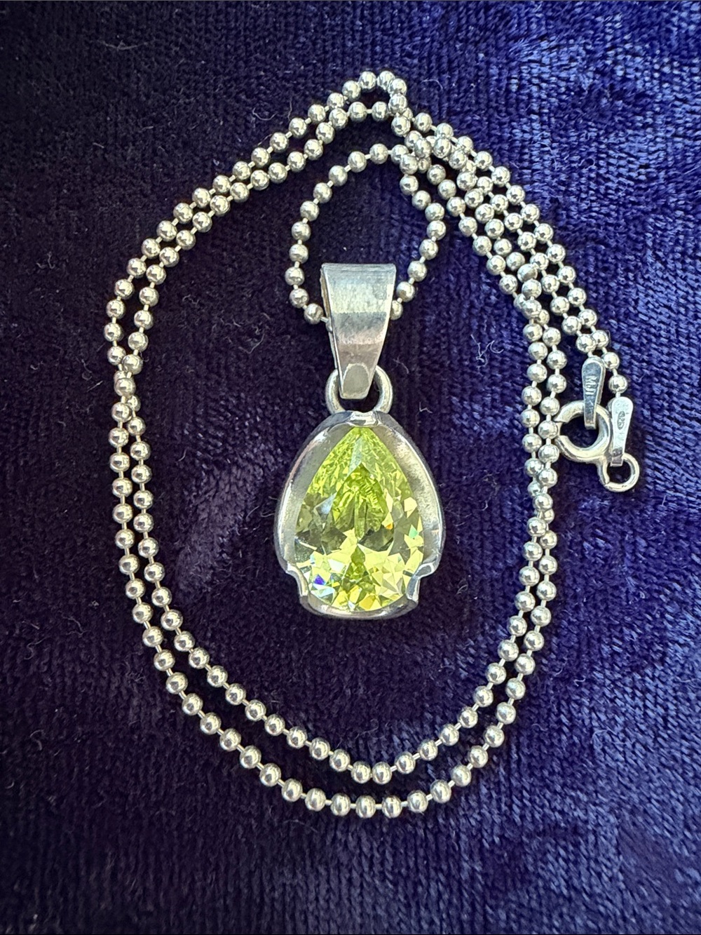 925 sterling silver necklace with large green sparkling stone